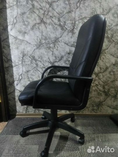 Компьютерное кресло