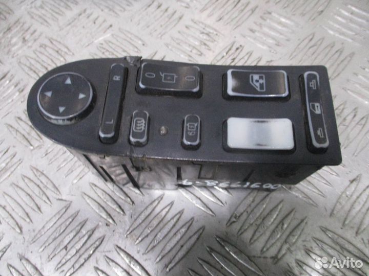 Блок комфорта левый MAN 81258067090