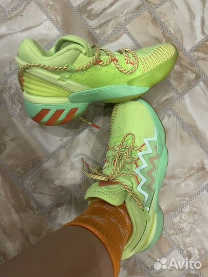 Баскетбольные кроссовки adidas