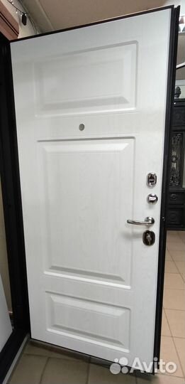 Дверь входная Порта с капителью