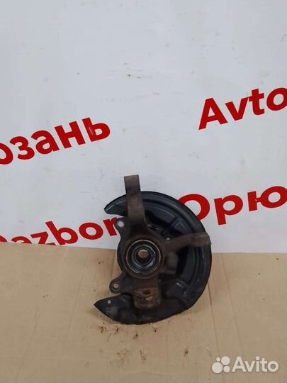 Поворотный кулак Toyota Carina E правый с ABS