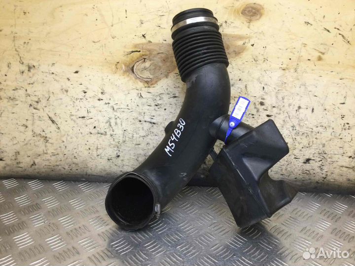 Патрубок воздушного фильтра бмв Икс 5 13717503145