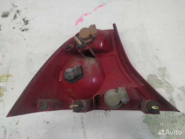 Фонарь задний правый Ford Focus 1 DFW 2.0 split