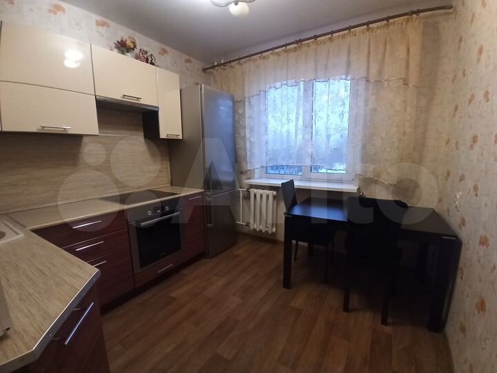 2-к. квартира, 60 м², 3/10 эт.