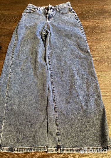 Джинсы широкие