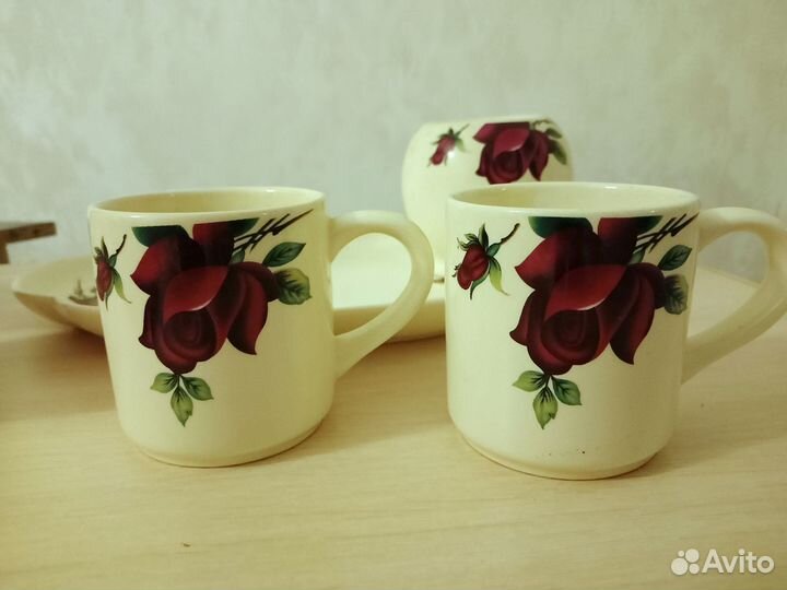 Чайник заварочный, кружки, блюдо