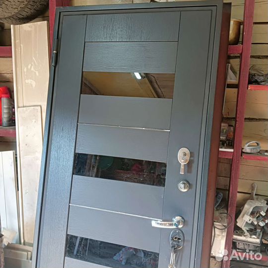 Входная дверь