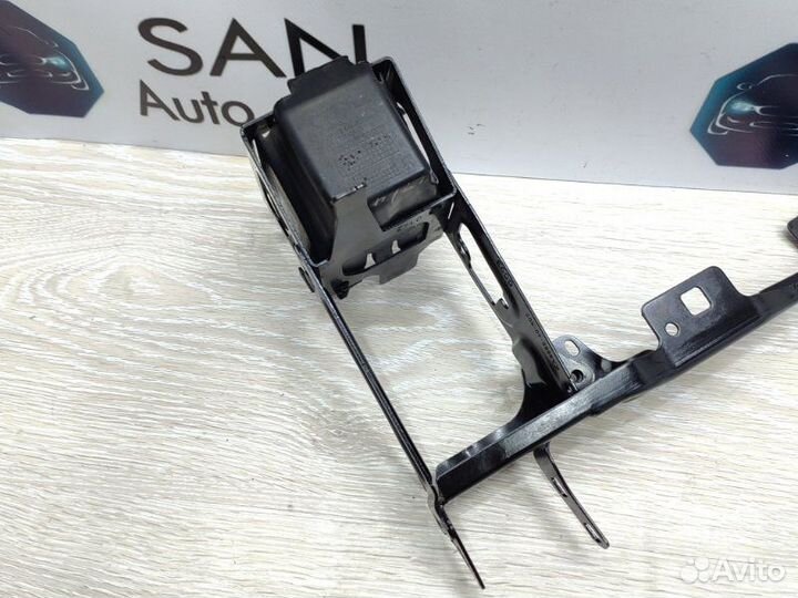 Кронштейн фары левый Bmw 3 F30 N47D20 2013