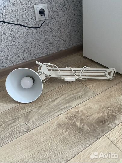 Лампа настольная для маникюра