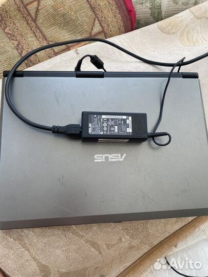 Ноутбук asus