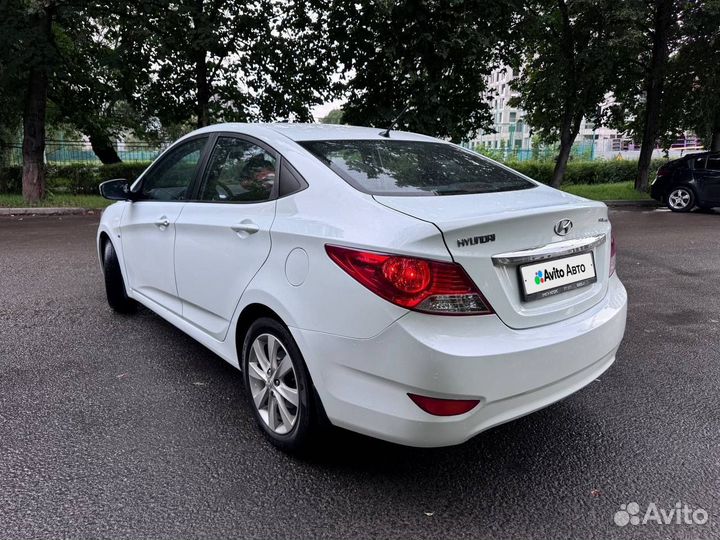 Hyundai Solaris 1.6 AT, 2012, 210 000 км