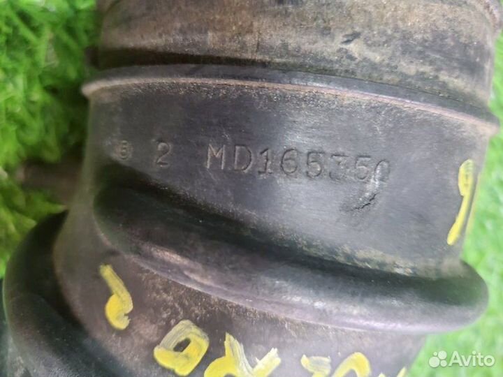 Патрубок воздушного фильтра Mitsubishi Pajero 2