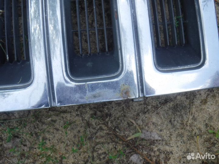 Решетка радиатора Jeep Grand Cherokee ZJ