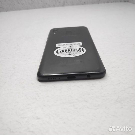 Samsung Galaxy A20, 3/32 ГБ