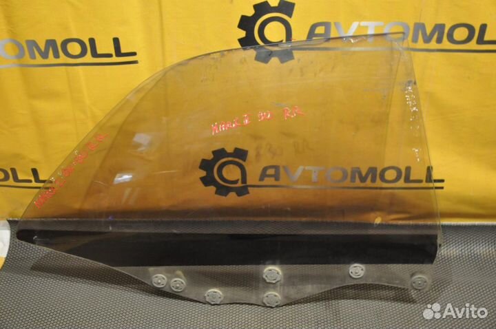 Стекло двери заднее правое toyota mark II GX90