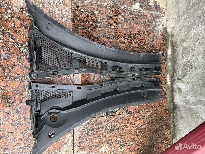 Жабо левое Mazda 3 bk