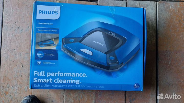 Робот пылесос philips /катает котов