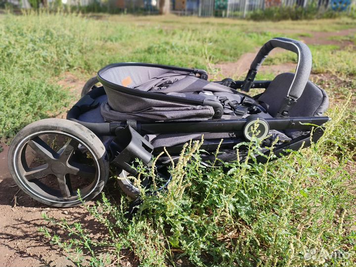 Коляска прогулочная
