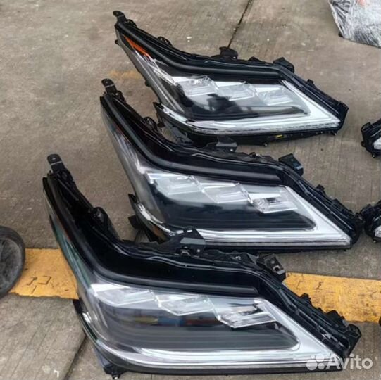 Ремкомплект крепления фар Lexus LX570 2015-2020