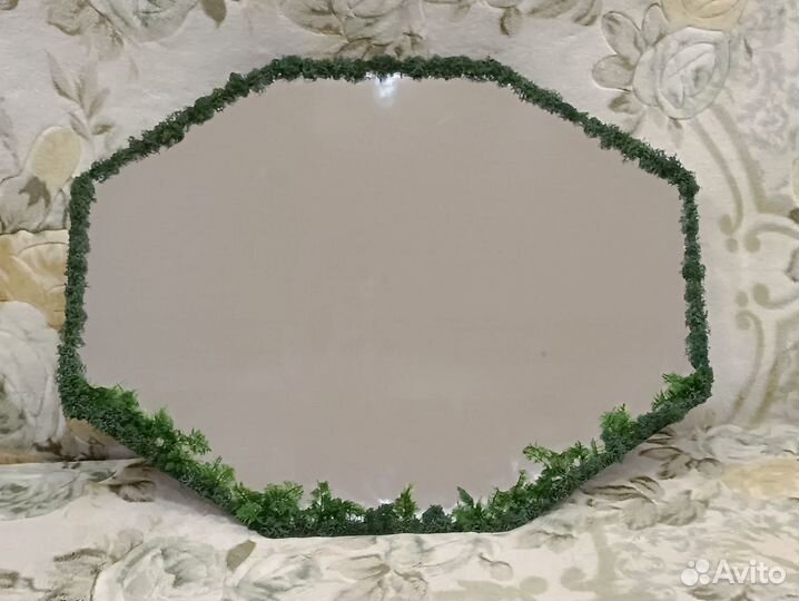 Зеркало в декоррамке