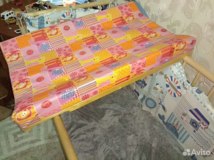 Пеленальная доска на кроватку