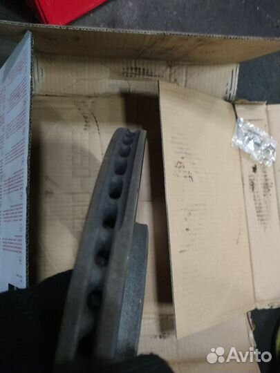 Комплект тормозных дисков и колодок Ауди А4 B9