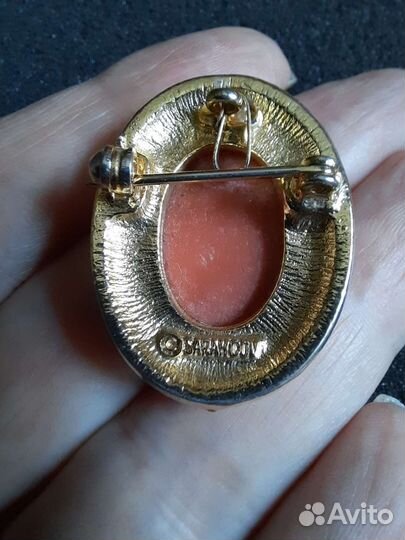 Винтажная брошь камея грация от Sarah coventry