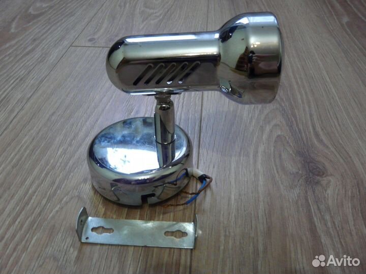 Новые светильники для крепления на стену, 2 шт