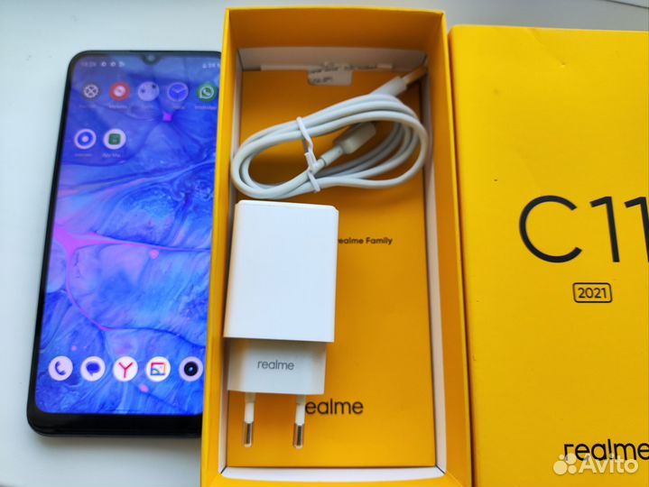 Телефон realme c11, 4-64