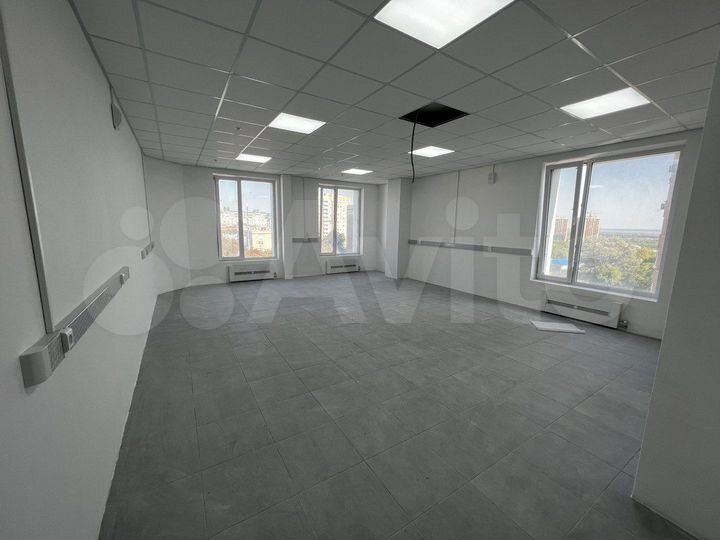 Офис под ключ с парковкой 200 кв.м в новом БЦ