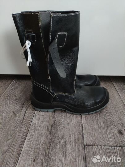 Новые специальные рабочие сапоги