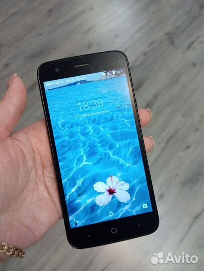 ZTE Blade V8 lite, 2/16 ГБ