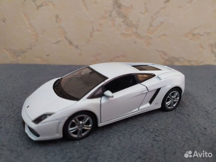 Машинки металлические