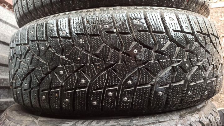 Bridgestone Blizzak Spike-02 225/55 R19