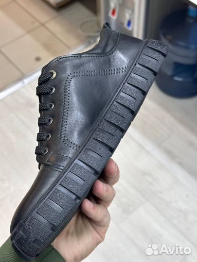 Кроссовки мужские из натуральной кожи