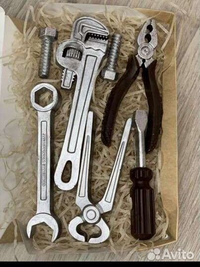 Шоколадные инструменты в подарок мужчине