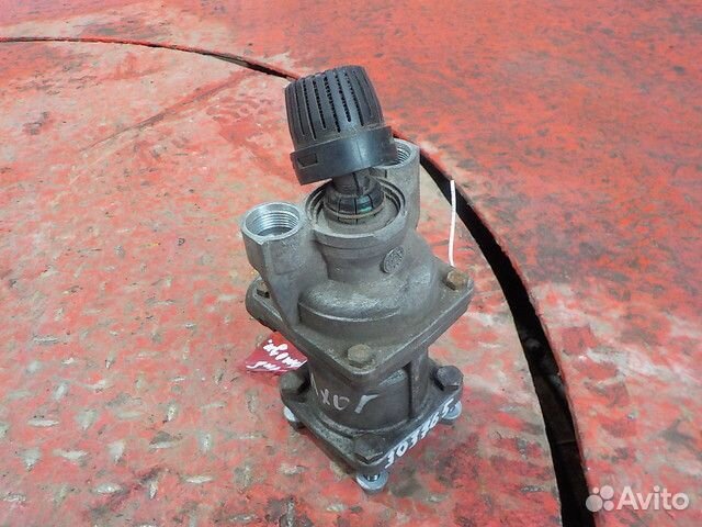 Кран главный тормозной MAN Mercedes-Benz