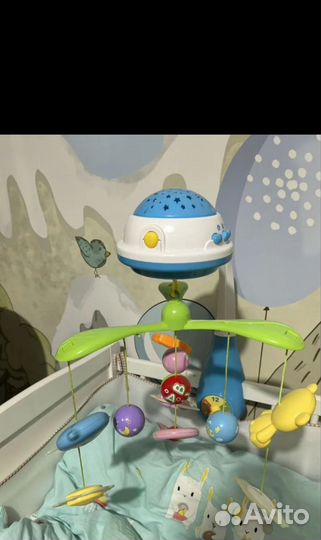 Мобиль на кроватку с проектором новый