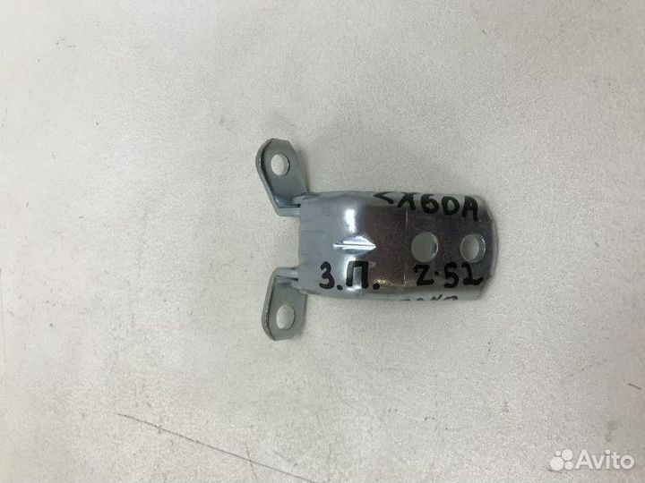 Петля двери задней правой нижняя Nissan Murano 3