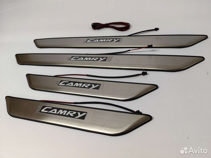 Toyota Camry 40 накладки на пороги