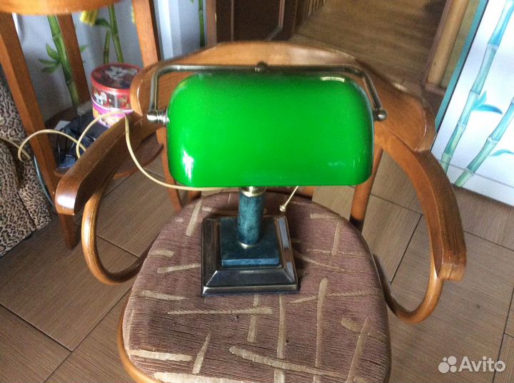 Лампа настольная зеленая мрамор