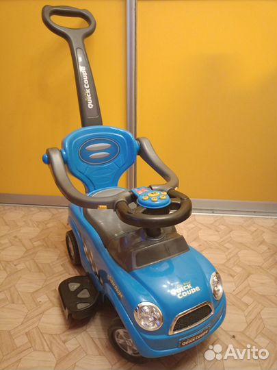 Детская машинка каталка с ручкой