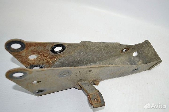 Кронштейн замка кабины volvo FH (01.05)