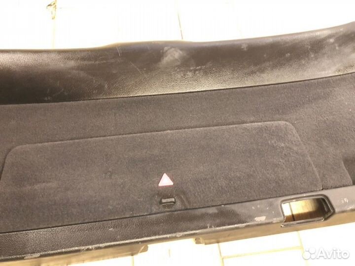 Обшивка крышки багажника Audi A4 универсал 1.8