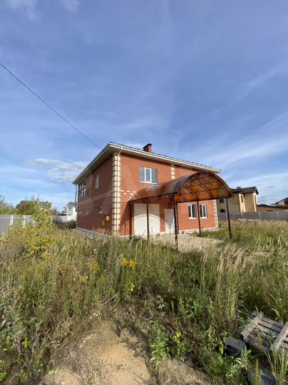 Дом 295 м² на участке 12,5 сот.