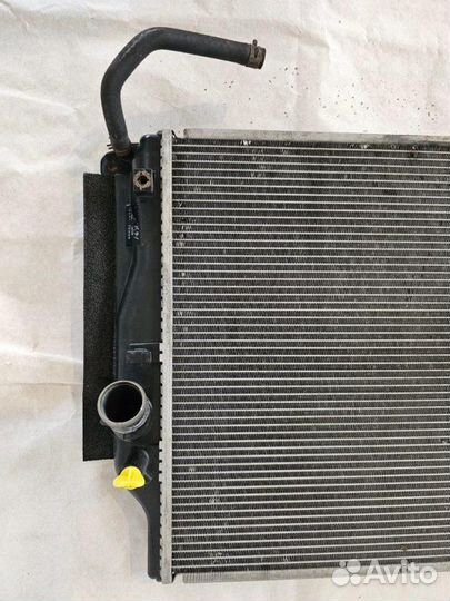 Радиатор охлаждения Toyota Rav4 30