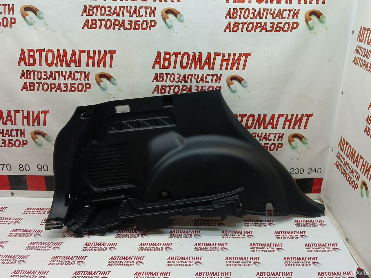 Обшивка багажника левая Тойота Рав 4 40