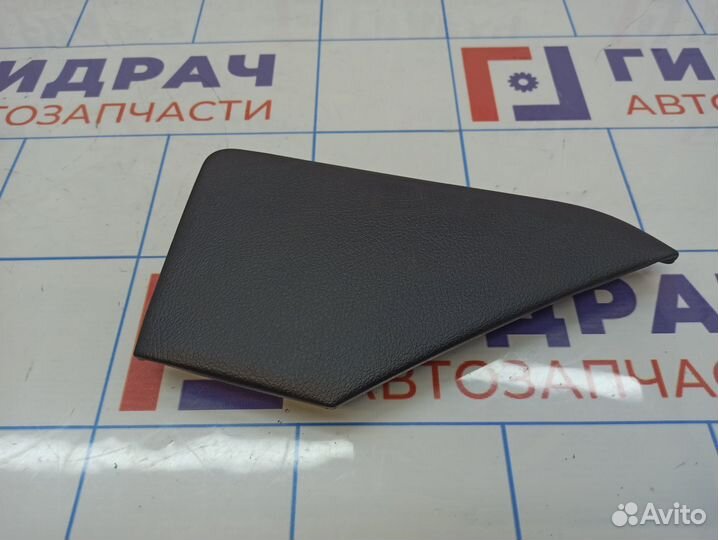 Накладка центральной консоли правая Toyota Land Cr