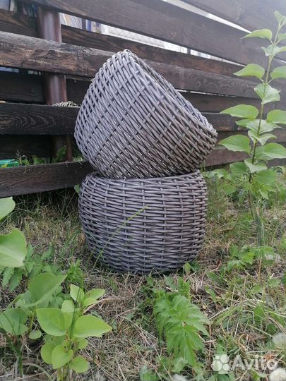 Кашпо для цветов из искусственного ротанга