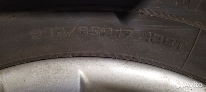 Goodyear UltraGrip Arctic 2 SUV 235/65 R17 T